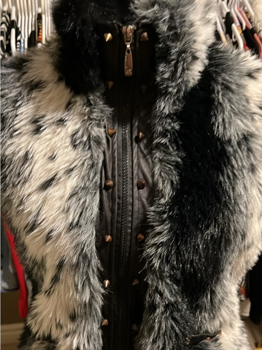 Black & White Faux Fur Trim Women's Vest - Luxe Winter Layer